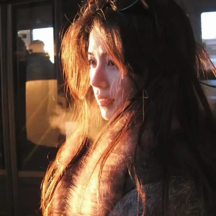 女帝太撩人，我的反穿越系统启动了